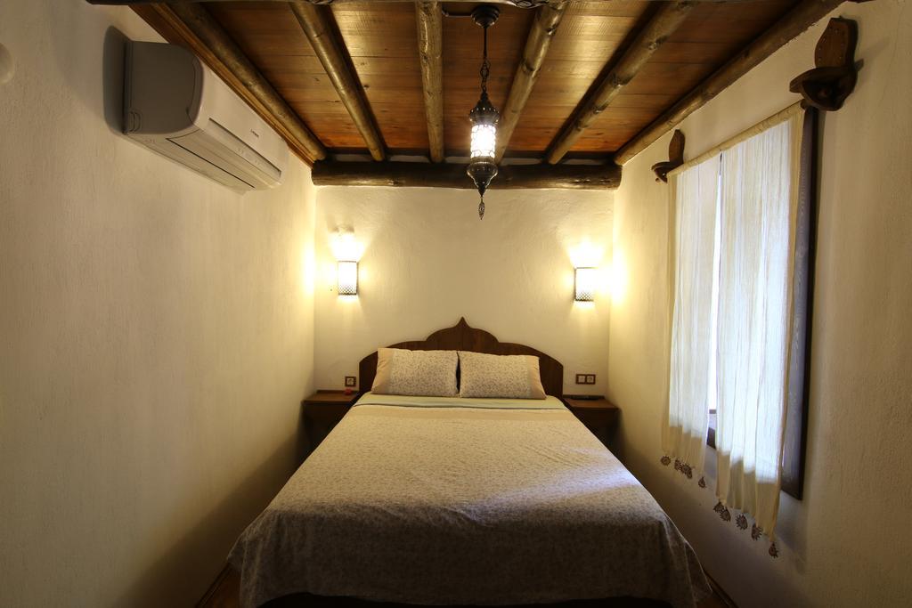 Ferienwohnung Yeni Gelin Evi Birgi Exterior foto