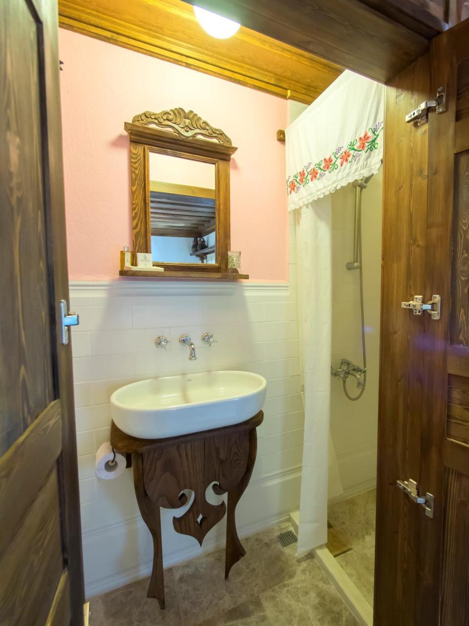 Ferienwohnung Yeni Gelin Evi Birgi Exterior foto